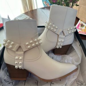 Lulu’s Prejean pearl ankle pointed toe western cowboy boots